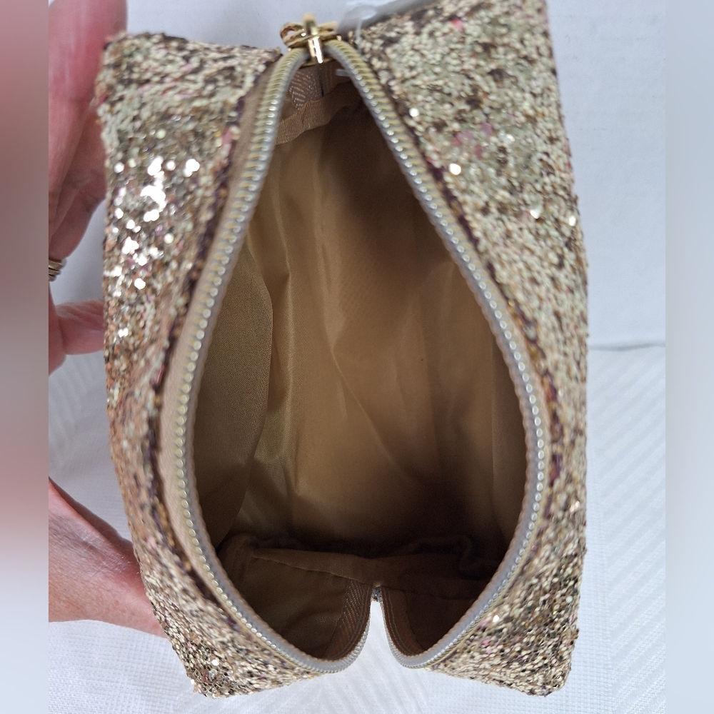 Beautiful Bath & Body Works Gold Glitters Shimmering Zip Pouch a Touch of Pink - Picture 11 of 15